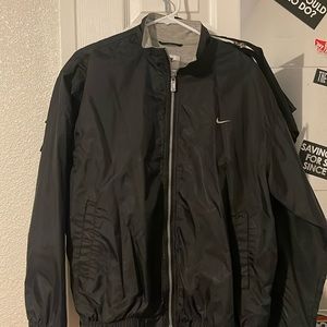 Nike windbreaker large 12 to 14 unisex